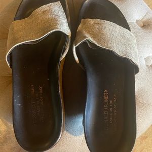 Donald Pliner size 8 1/2 sandal